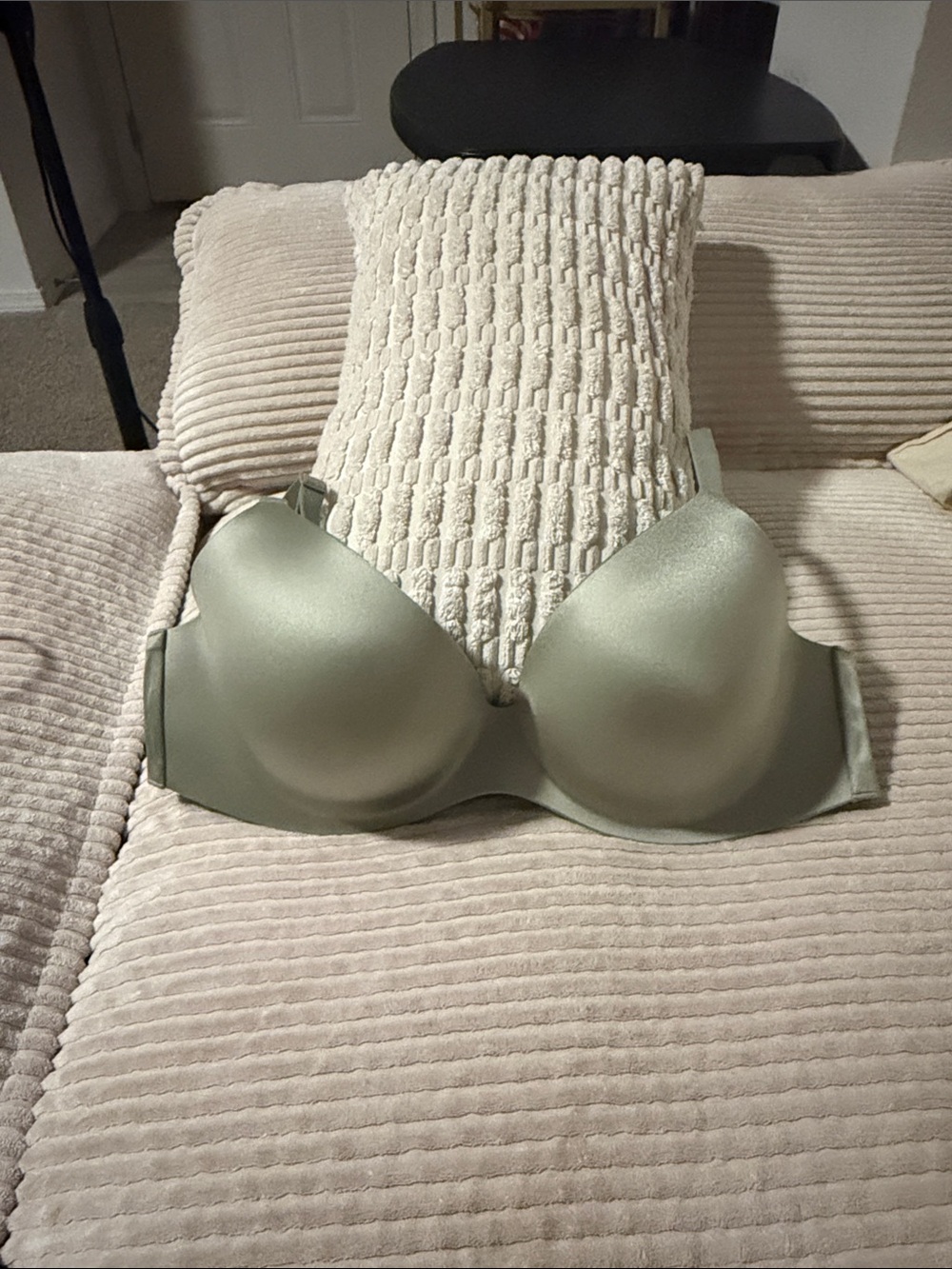 Body by Victoria FlexFactor High-Shine Lightly
Lined Plunge Demi Bra Fall Sage